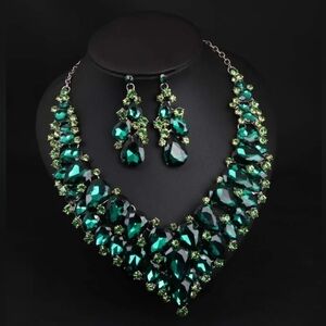 Elegant Green Crystal Necklace and Earring Set
